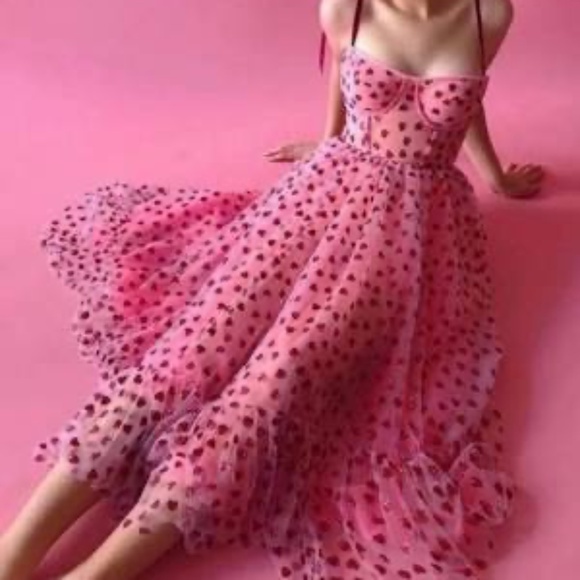Betsey Johnson Dresses & Skirts - Betsey Johnson Pink/Red Heart Midi Tulle Dress Size L Flowy ~ Evening!